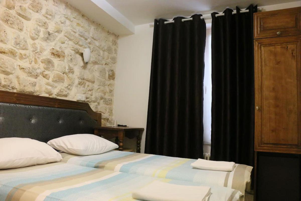 Clermont Montmartre Paris